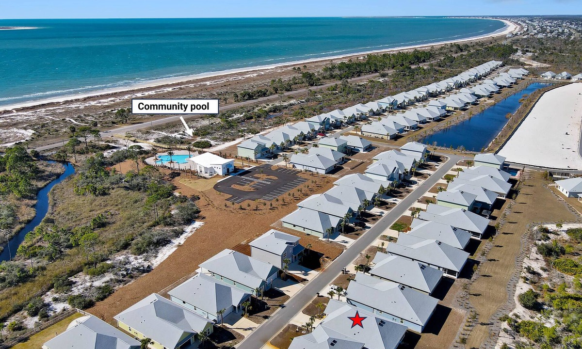 Port St. Joe House | CYPRESS SUNSHINE IS A 4BD/2BA HOME ACROSS THE STREET FROM COMMUNITY POOL!