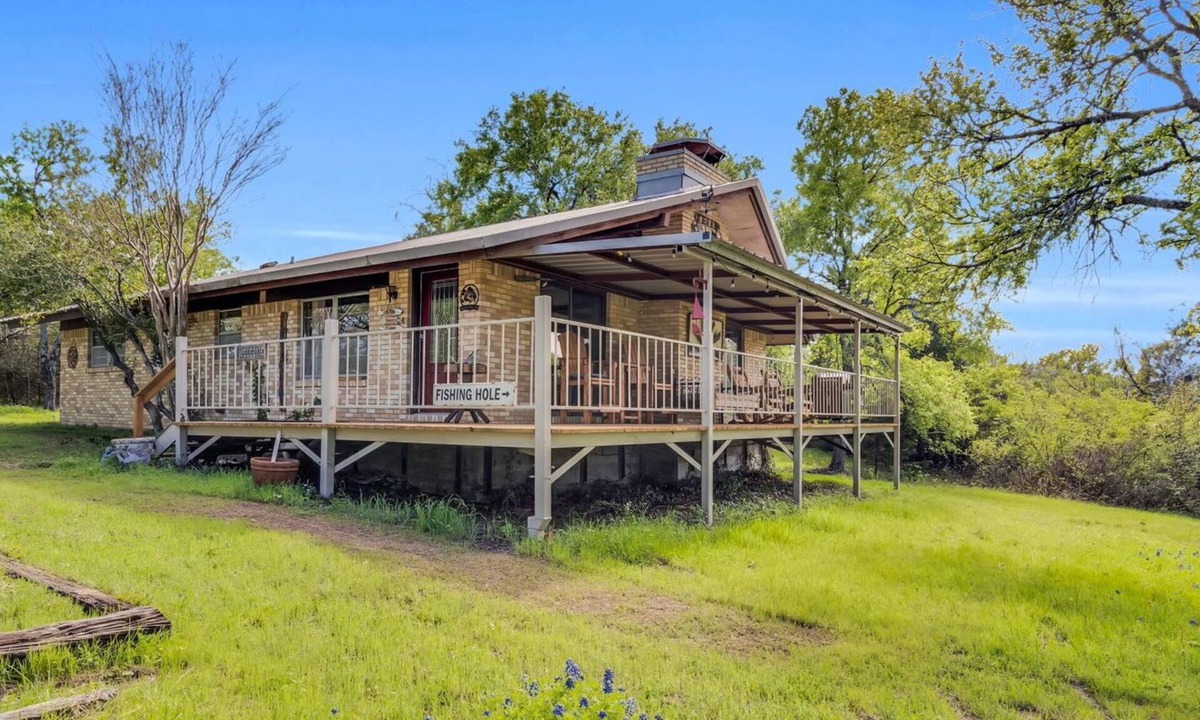 Irene House | Dawson Fish Camp-Navarro Mills Lake Front-8 acre family lodge, fishing, wildlife