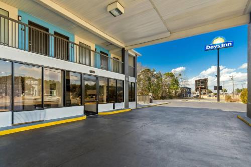 St. Martin Hotel | Days Inn by Wyndham Ocean Springs