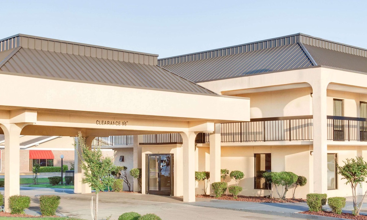 Greenville Hotel | Days Inn by Wyndham Greenville MS