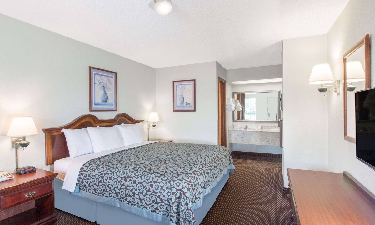 West Point Hotel | Days Inn by Wyndham West Point