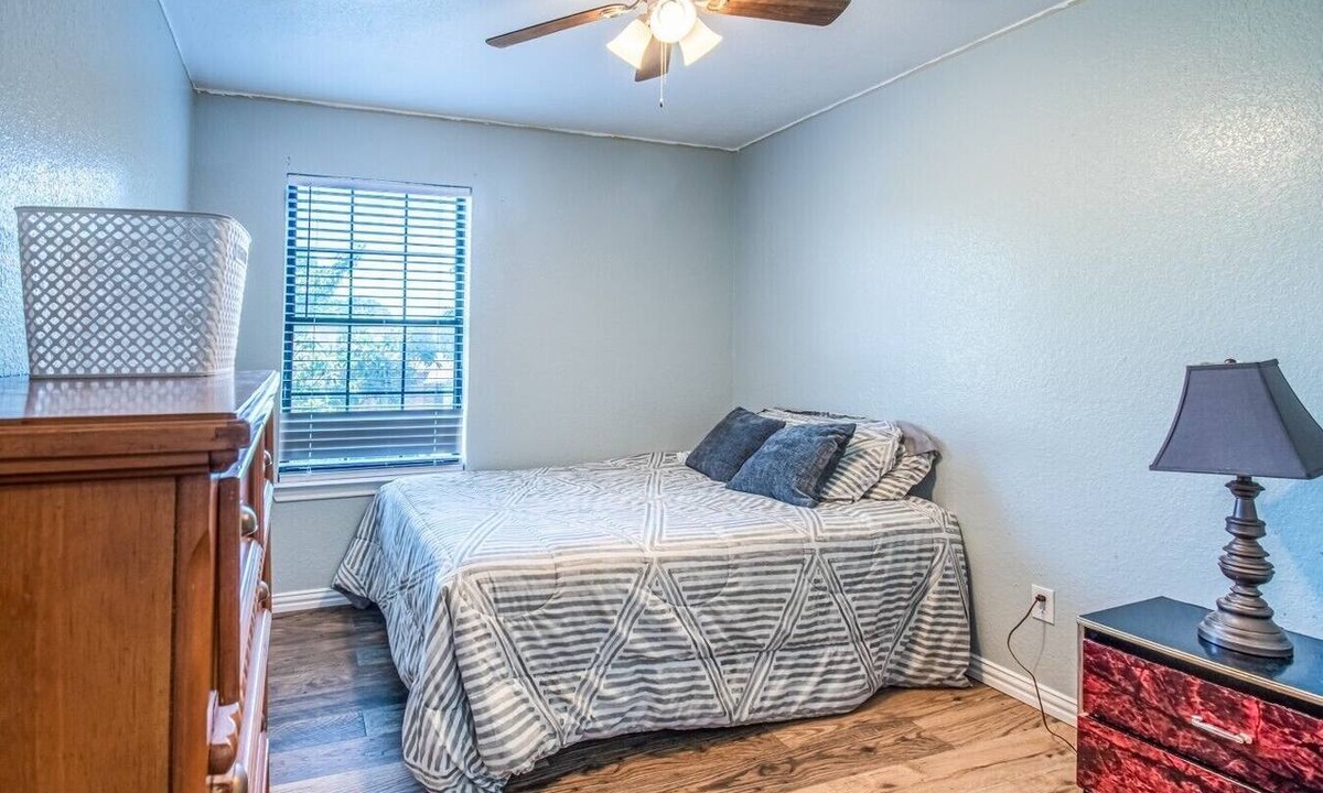 Northeast Carrollton House | Deevine Homes - Private Bedroom with Shared Bathroom (2)