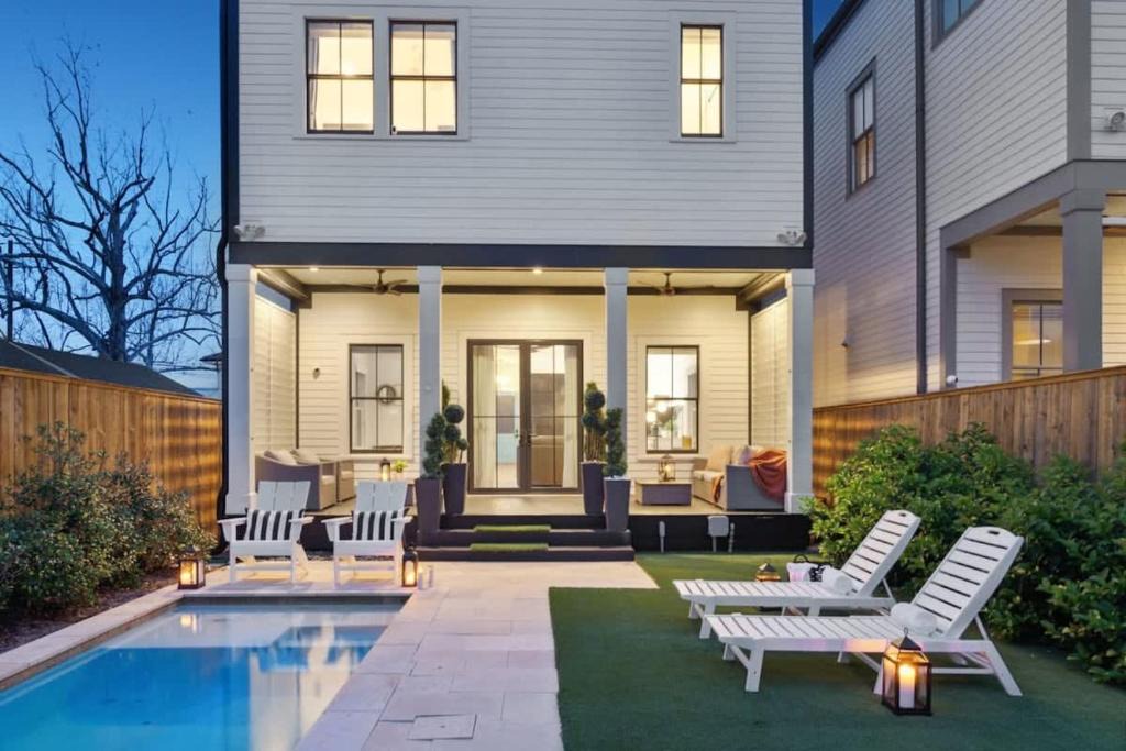 Algiers Point House | Deluxe Modern Home Heated Pool & Game Room