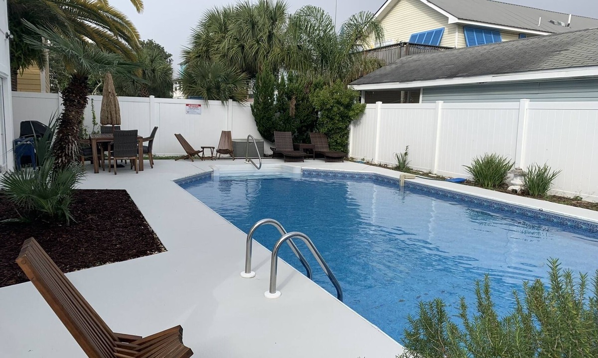 Frangista Beach House | Destin Beach Oasis, Ginormous Heated Pool, 4Bed/3bath 2Min Walk To Private Beach