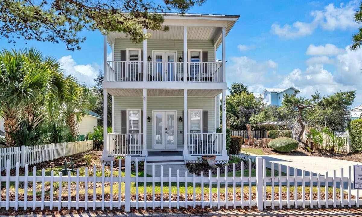 Crystal Shores House | Destin Crystal Beach House~Steps to Beach & Pool~Prime Location