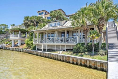 Destin House | Destin Harbor Cottage Boat Slip Pickleball Fun