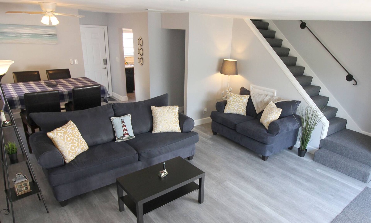 Croissant Park House | Dip, Dine & Unwind by the Water - Tarpon Harbor 2