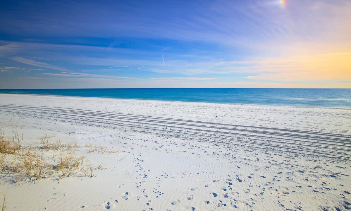 Bel Air House | ~Direct PCB Beachfront Beautiful Townhome Quiet Area Sleeps 6~