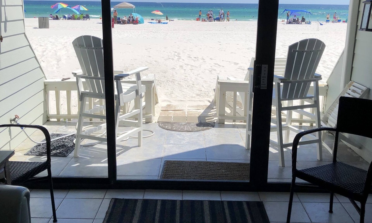 Sunnyside House | Directly on the Beautiful Beach & Gulf Water!