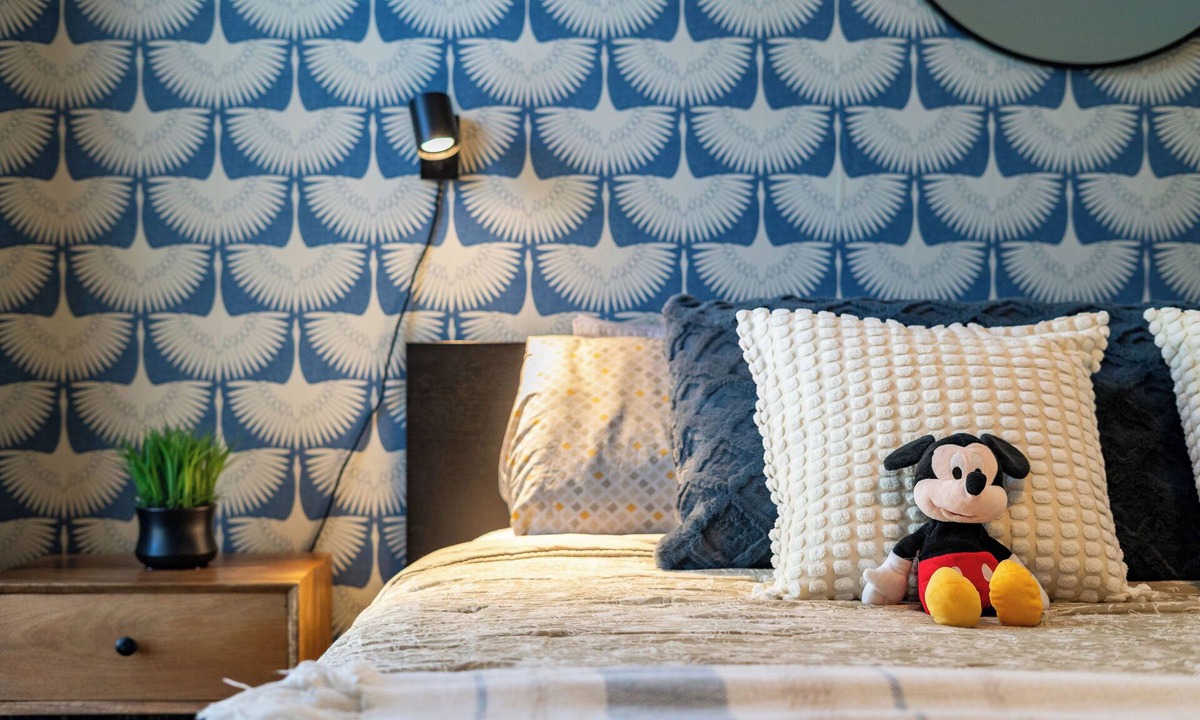 West Kissimmee Condo | Disney and Retail therapy getaway