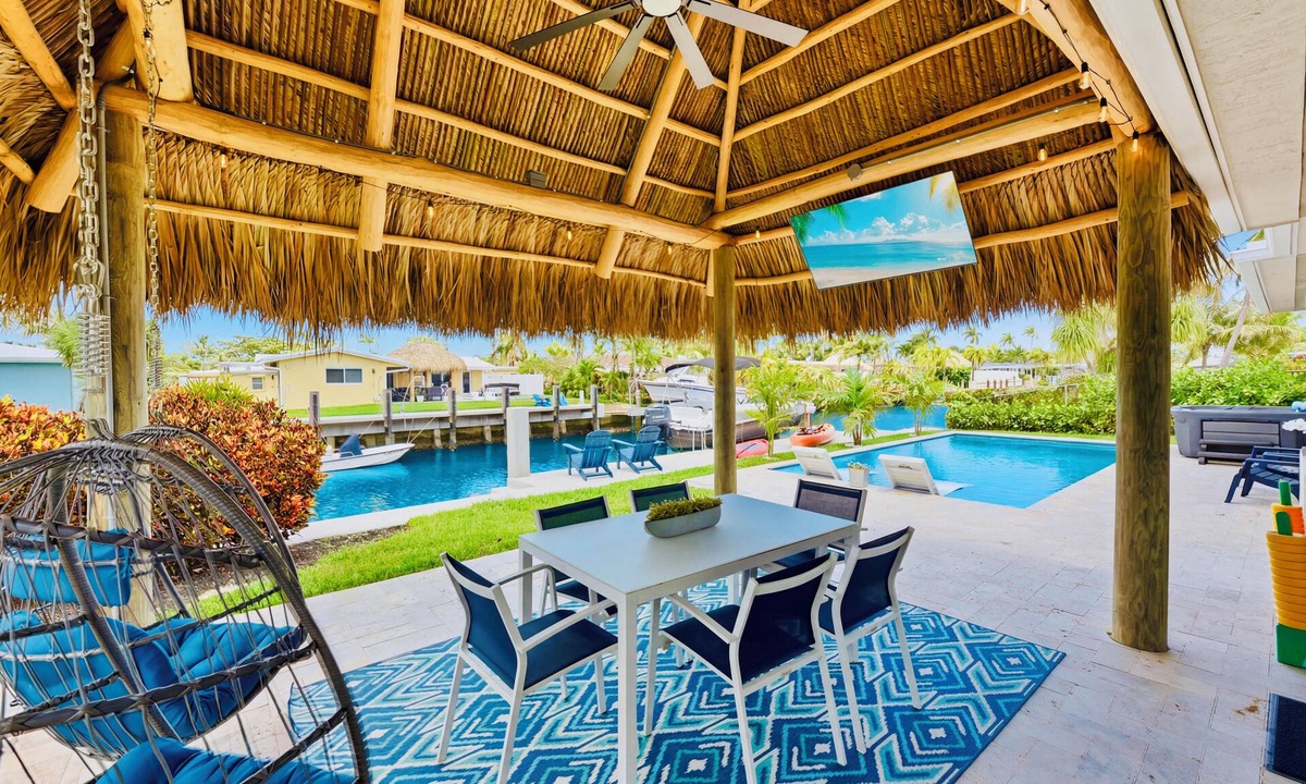 Garden Isles Villa | Dockside Retreat! 3 mi BEACH+Boat Rental+Spa+Kayak