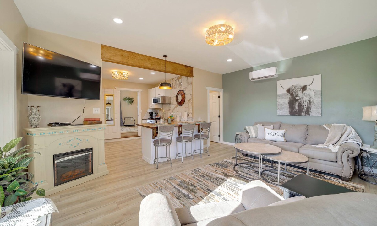 McAlester House | Dtwn McAlester Home Near Wedding Chapel & Casino