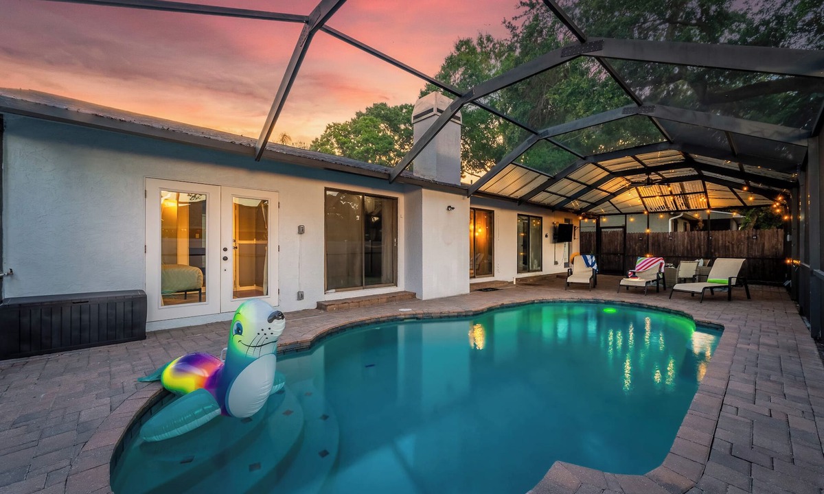 Dunedin House | Dunedin Salt Shed: Saltwater Pool & Screened Lanai.