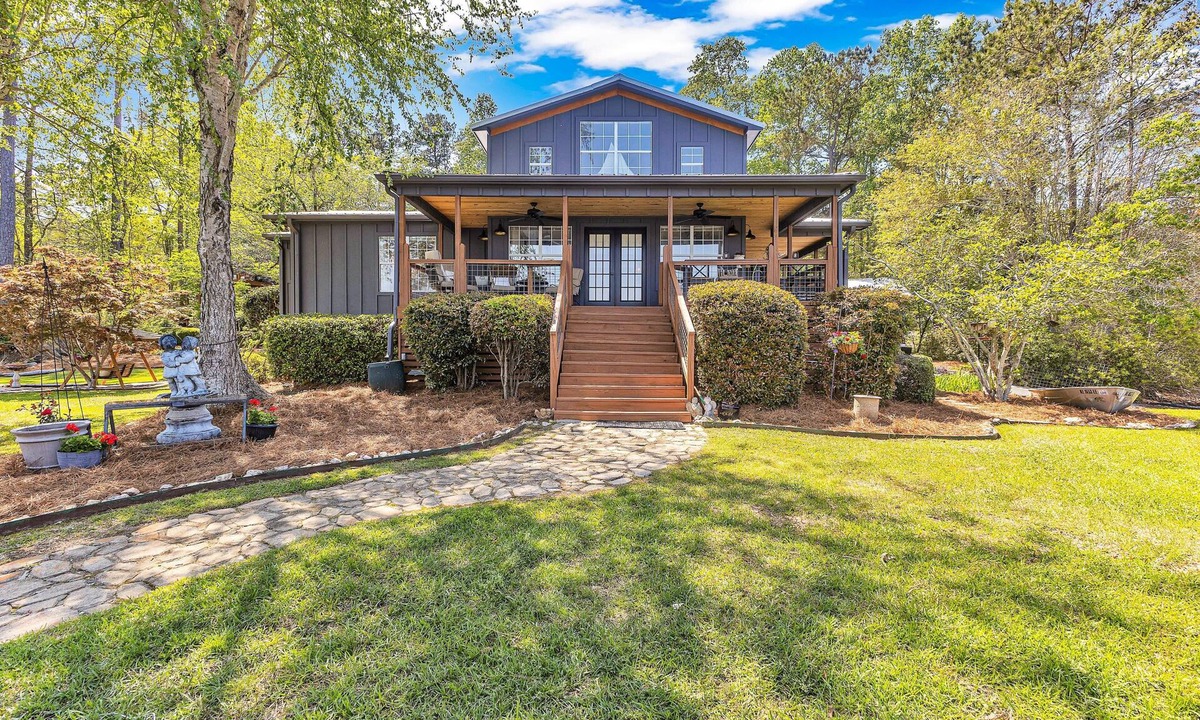 Pleasure Point House | Eagle's Nest by Lake Martin Vibe