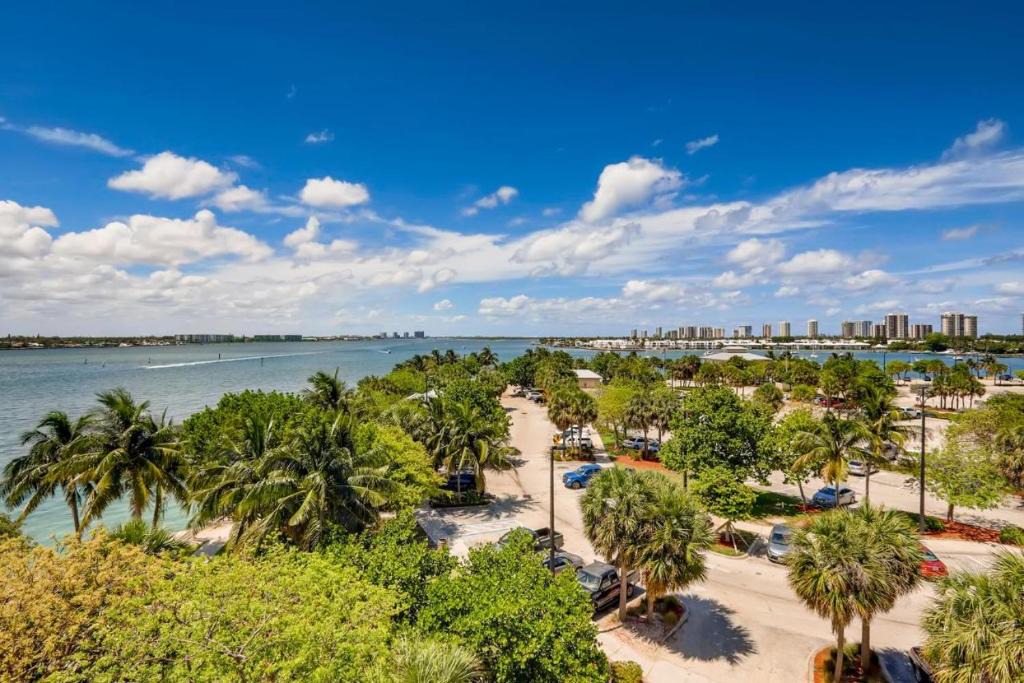 Riviera Beach Apartment | East by the Beaches #2