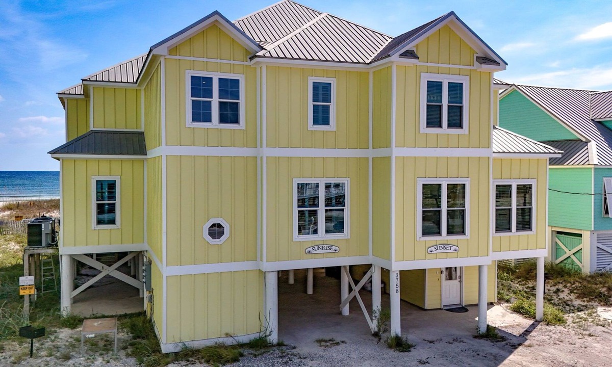 Southpointe House | East Side Of Big Beautiful Beach Front Duplex With Private Pool