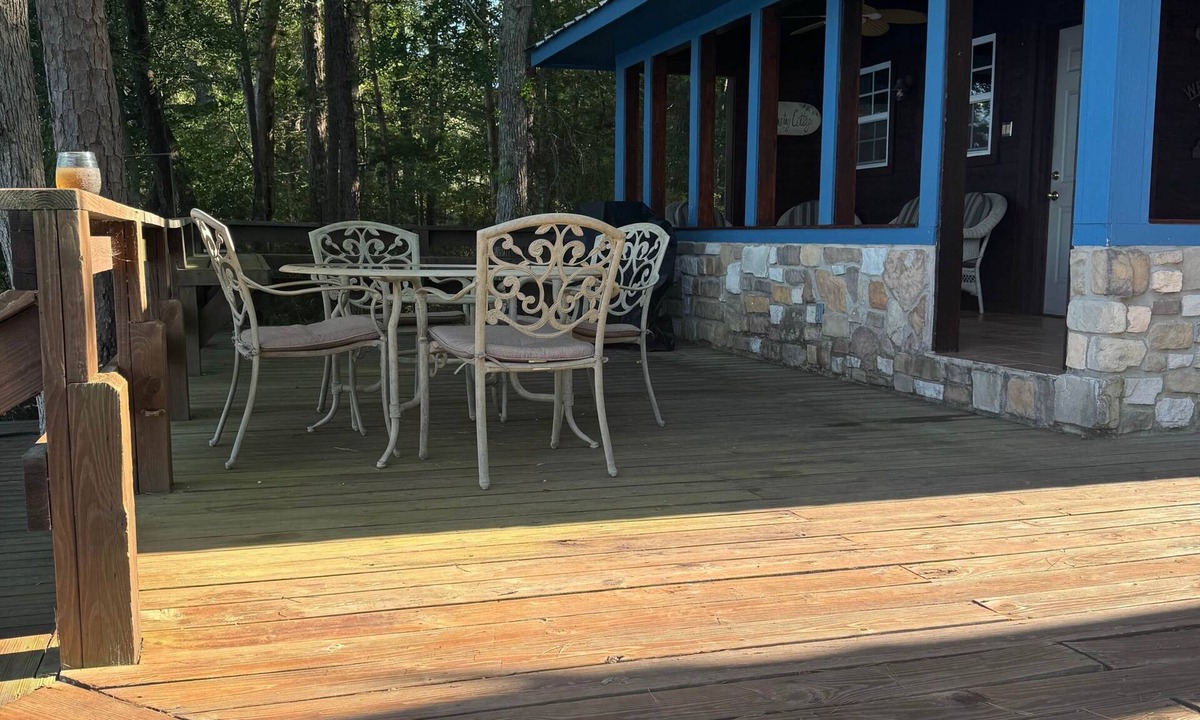 Hawkins House | East Texas Lake House Sleeps 10 Pet Friendly