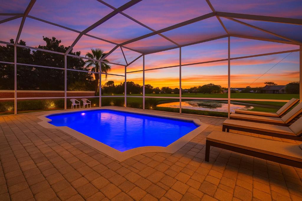 Crescent Lakes House | Elegant 4BR Luxury Home - Private Pool Disney
