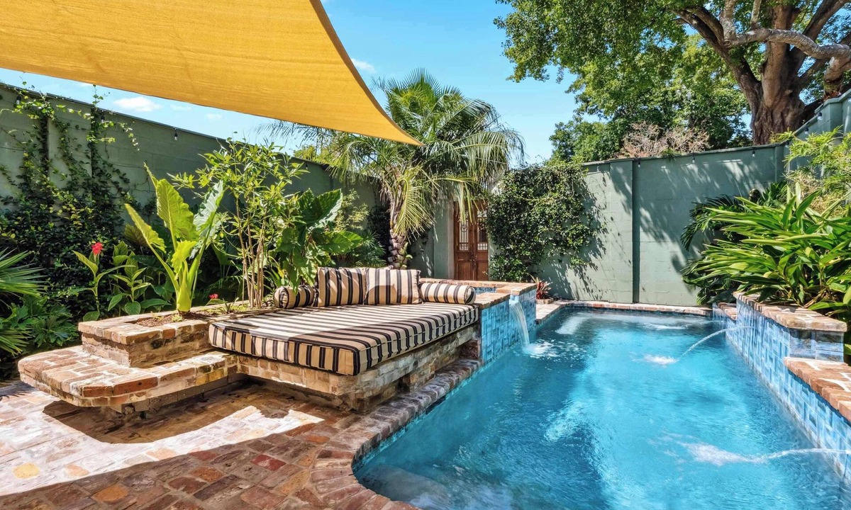 Faubourg Lafayette House | Elegant Tribal House w heated Pool/Hot Tub