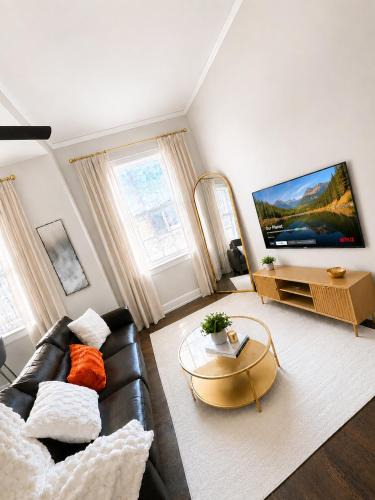 Civil Rights Historic District Apartment | Elegant Urban Oasis Downtown BHM Near UAB & Nightlife