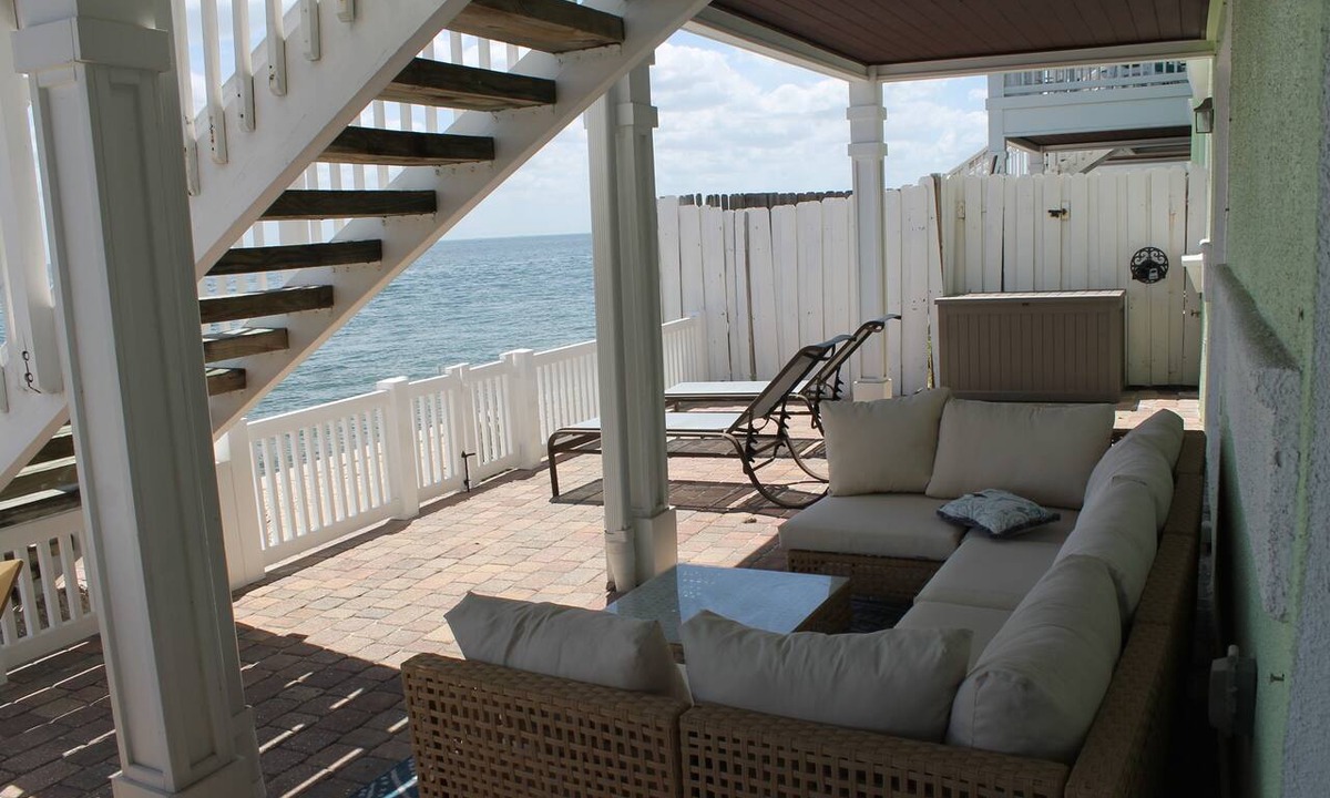 Coquina Key Condo | Elegant Waterfront Home