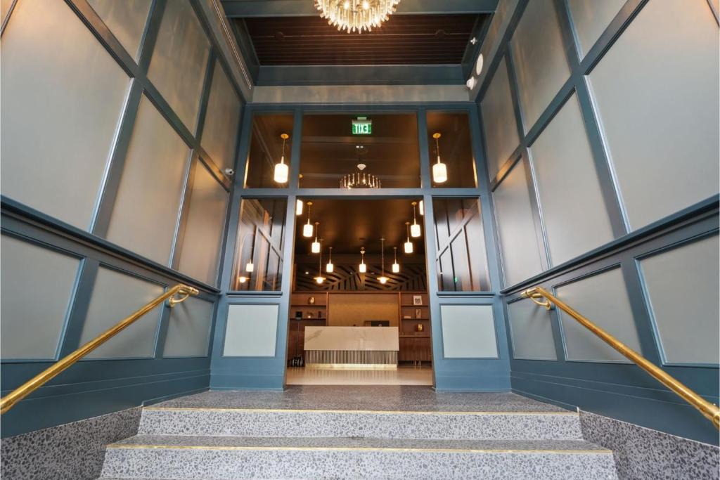 Arts/Warehouse District Apartment | Eleven48 Hotel