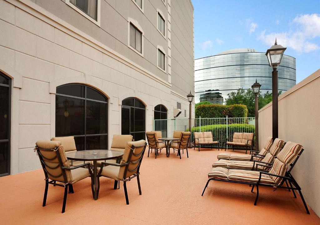 Far North Dallas Hotel | Embassy Suites by Hilton Dallas Near the Galleria