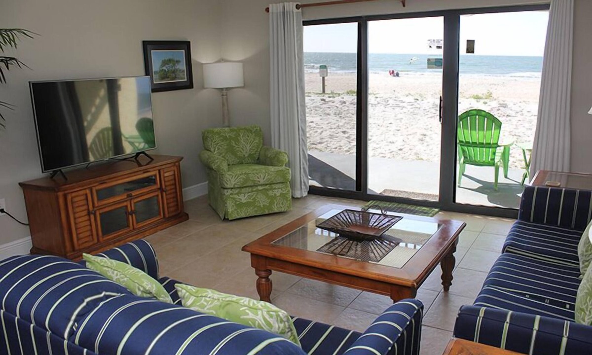 St. George Island Condo | EMBRACE NATURAL BEAUTY with elegant refinement. Exquisite decor emulates a tropical paradise.