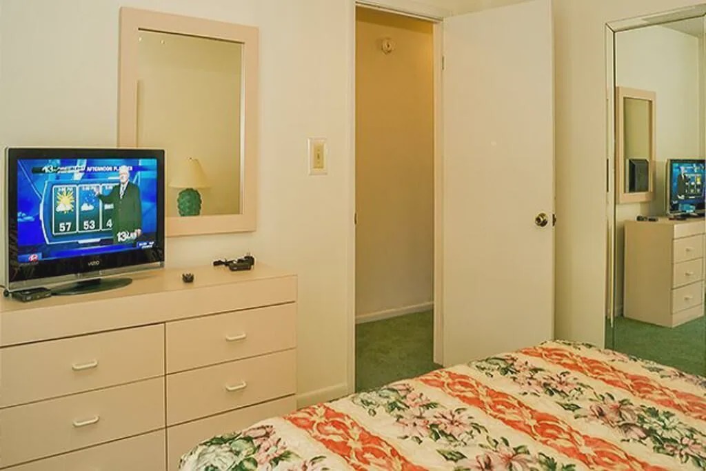 Laguna Beach Condo | Emerald Shores Resort 2001 - 627850: 1 BR, 1.5 BA Condominium in Panama City Beach, Sleeps 6