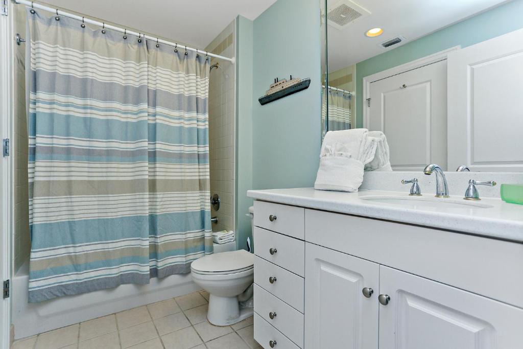 Silver Sands Beach Apartment | En Soleil 1111 East- 277047