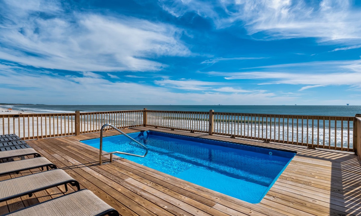 Dauphin Island House | Encantado | Gulf Front. Pool. Pets Welcome