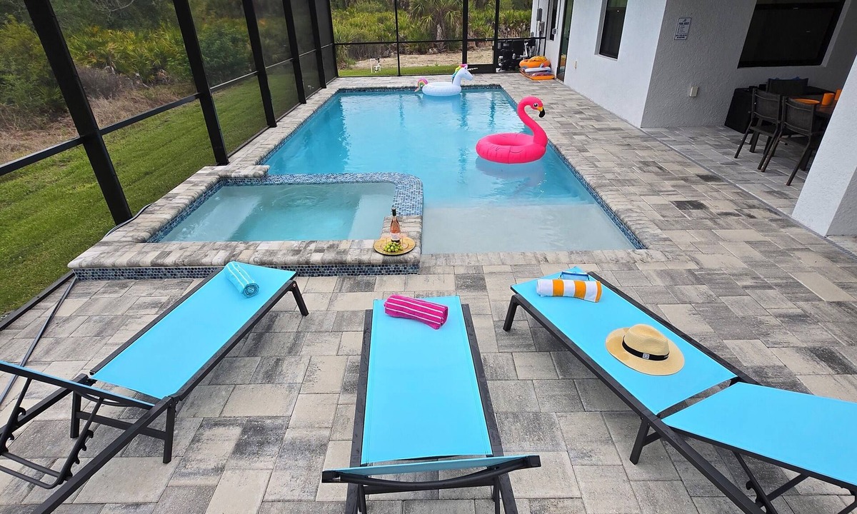 Englewood East House | Englewood Azure, 4b house, heated pool&hot tub, office, fast WiFi, 8 mi to beach