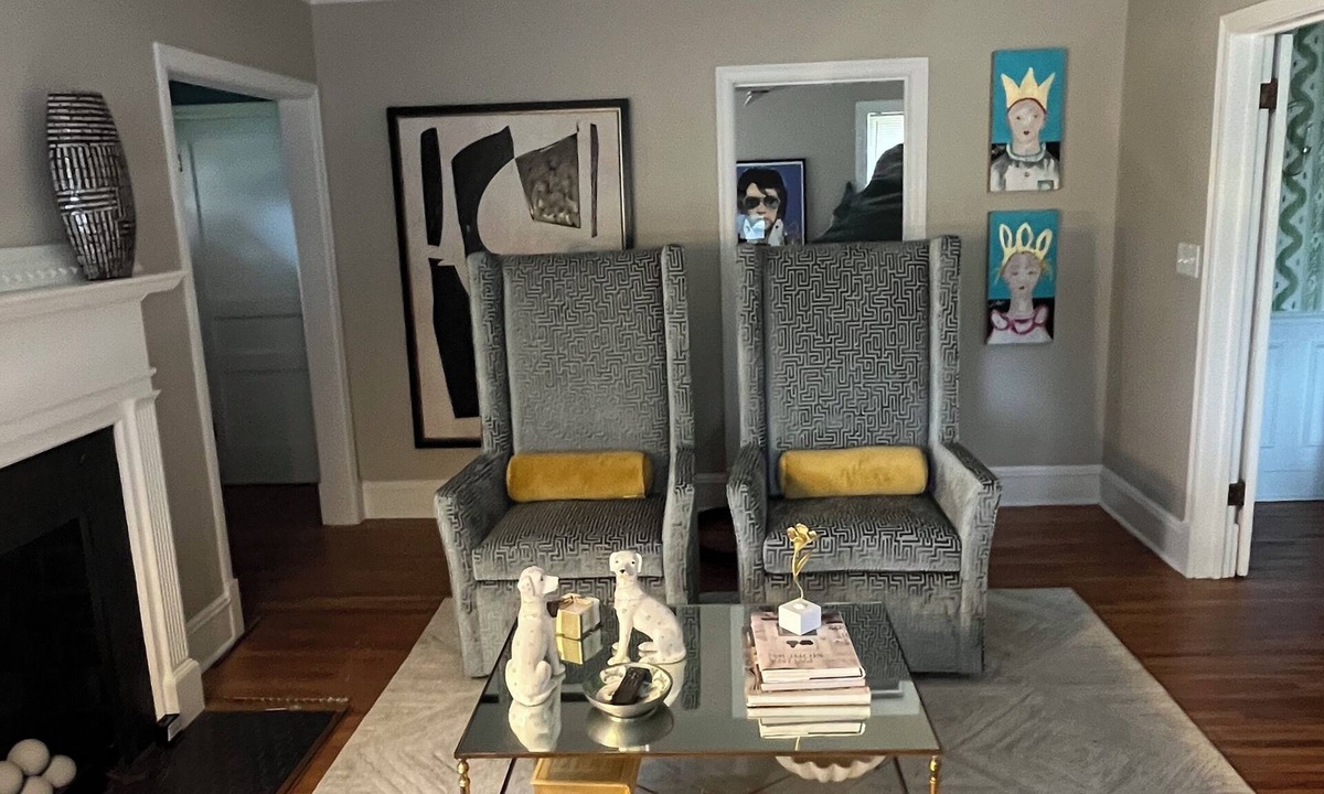Tupelo House | Enjoy this elegant artdeco home centrally-located in the heart of Tupelo.