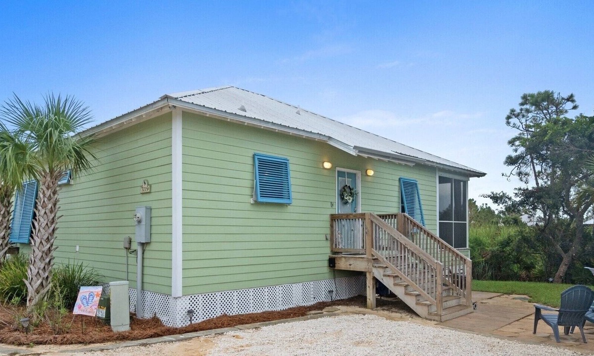 Fort Morgan House | Enjoy TWO King Suites and a Queen Bunk room!