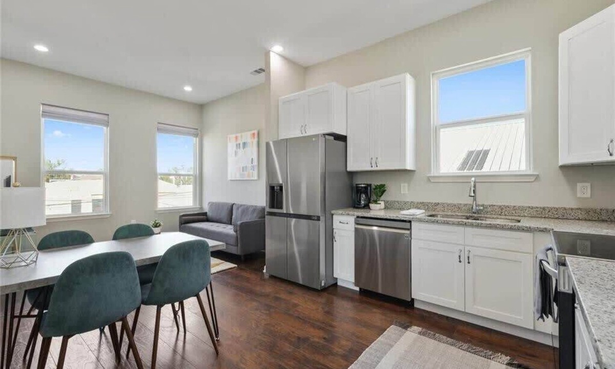 Mid-City House | Enormous Colorful New 6br Pad w/Parking