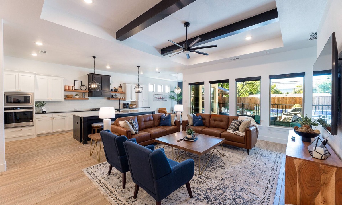 Arlington House | Entertainment District: Resort Style Home Pool Spa Game Room Walk To Stadiums