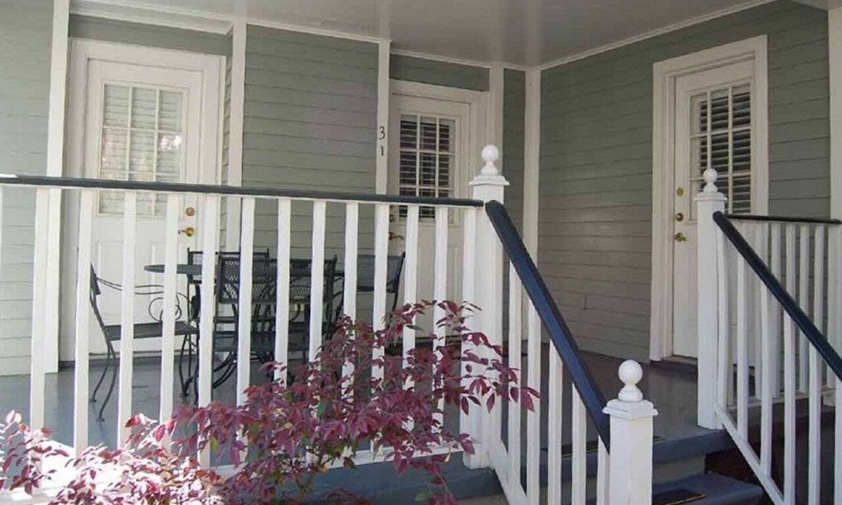 New Orleans Hotel | Excellent Location: 3 Blocks to Bourbon St. and the French Quarter attractions.