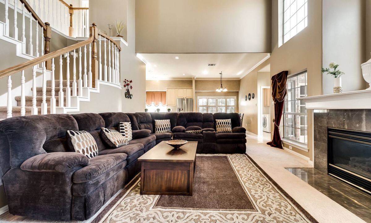 Coppell House | Executive Family Home, 4BR, 3.5BA, Office, 30+ Days, near DFW, Fully Furnished!