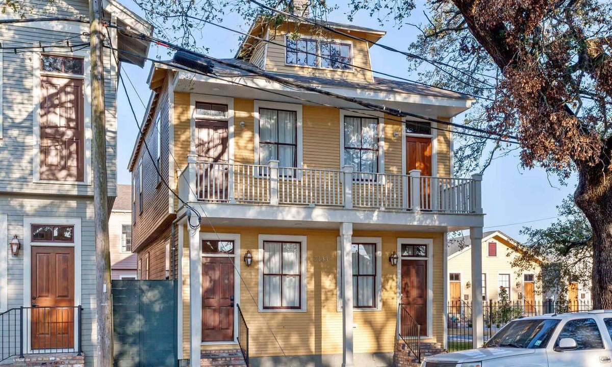 Faubourg Delassize Apartment | Experience New Orleans! 5Bd Rooms 3.5 Bathrooms, Centrally Located