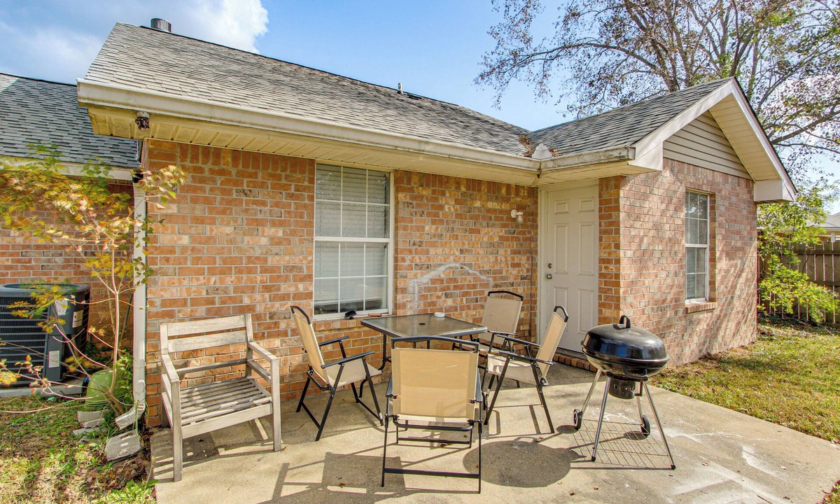 Gulfport House | Explore Gulfport Beaches: Family Home w/Yard