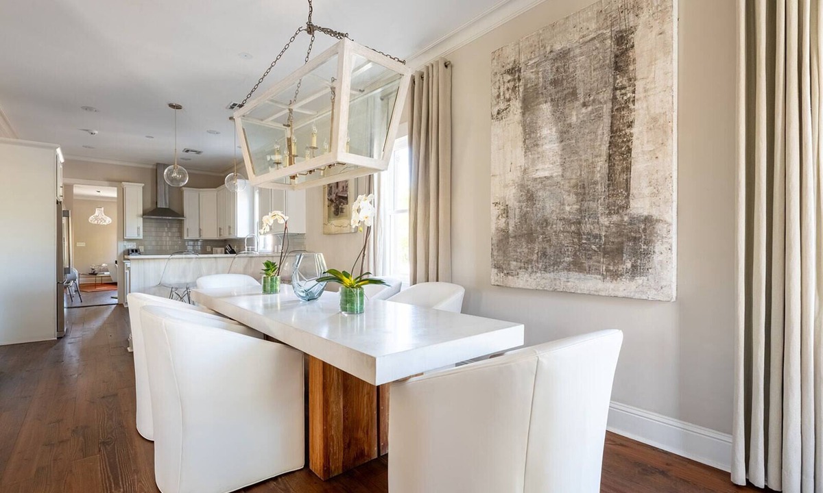 Irish Channel House | Explore Magazine Street from a Chic, Tranquil Home