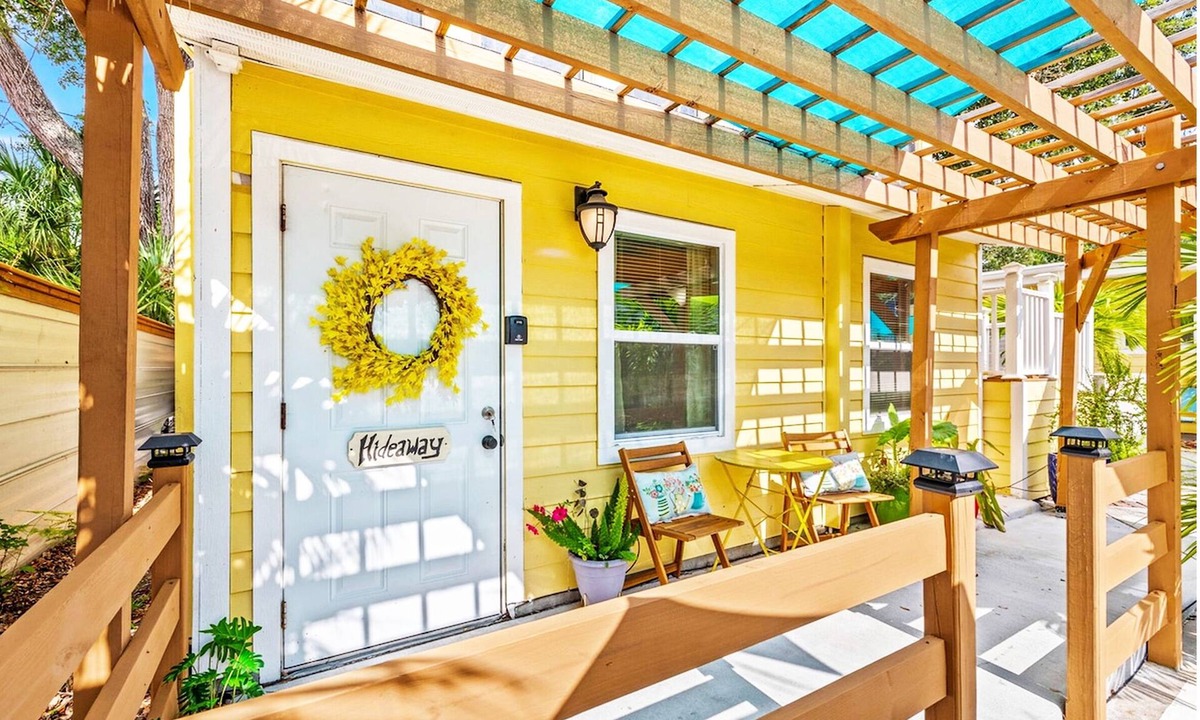 Crescent Lake House | Explore St. Pete! Bikes Included, Prime Spot