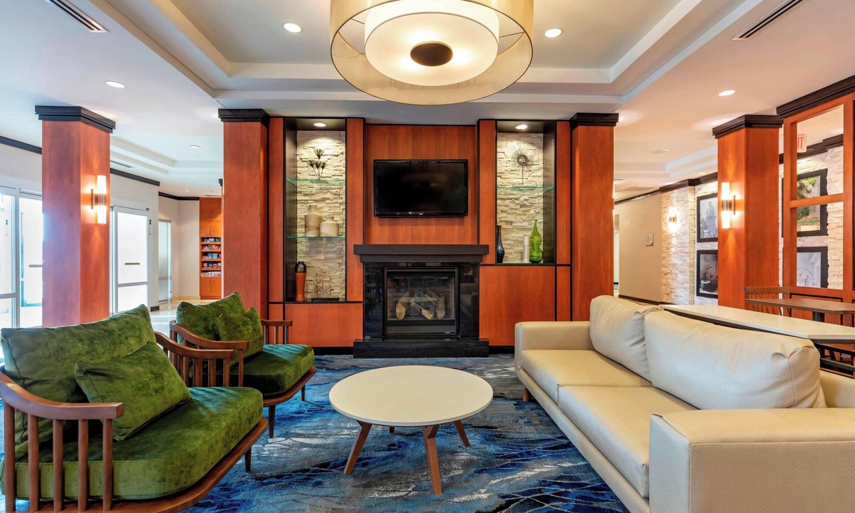 Columbus Hotel | Fairfield Inn & Suites Columbus