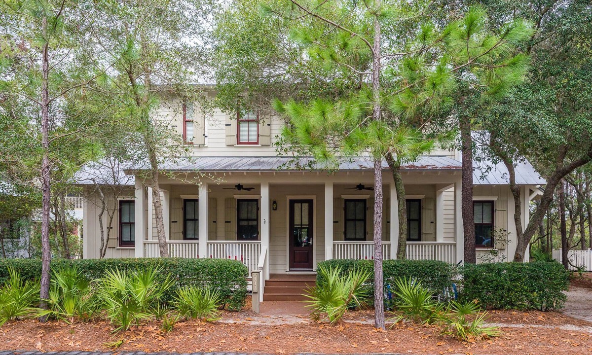 Cottage District House | Fall Dates Available! 143 Dandelion Dr - Cottage District! Across from tennis courts! Gas Grill!