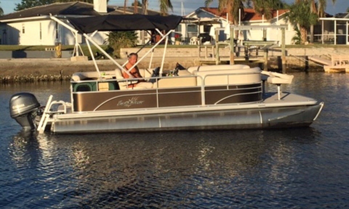 Flor-a-mar House | FALL SAVINGS! Paradise on the Gulf, FREE pontoon boat use and salt water pool.