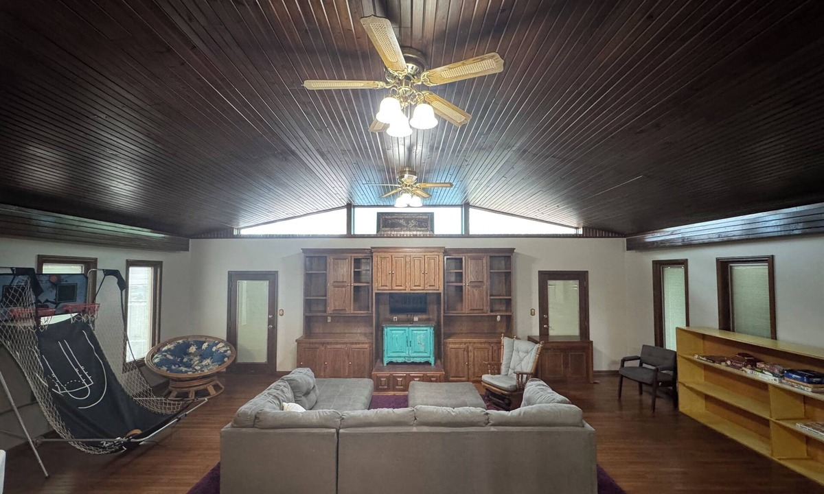 Benton House | Family and Pet Friendly Home in Benton, AR