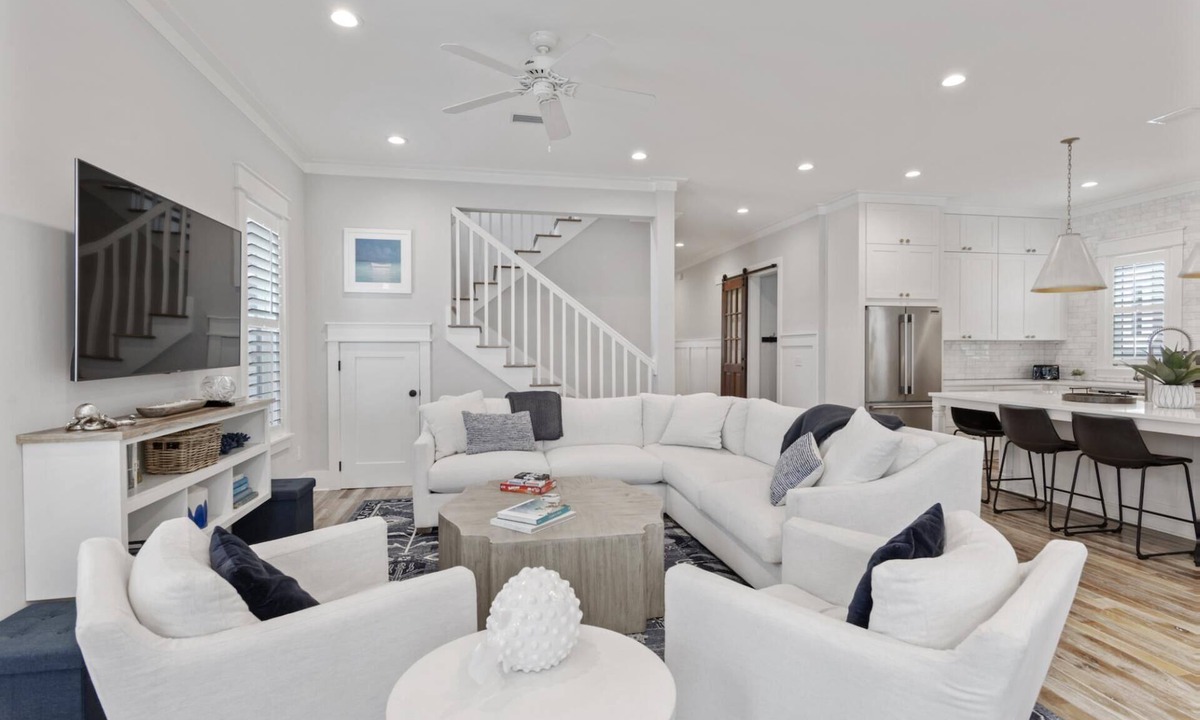 Lakeside at Blue Mountain Beach House | Family Beach House w/LSV and Porches