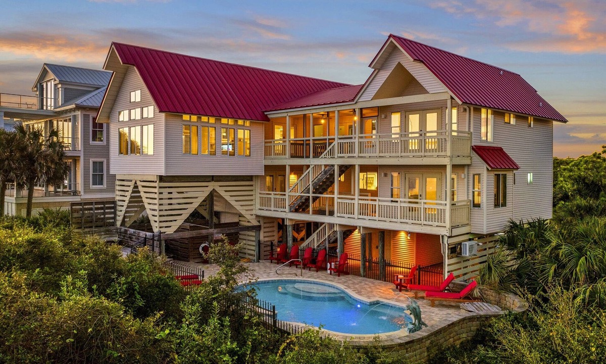 Plantation Villa | Family Beachfront Oasis ~ Great Ocean View ~ Pool