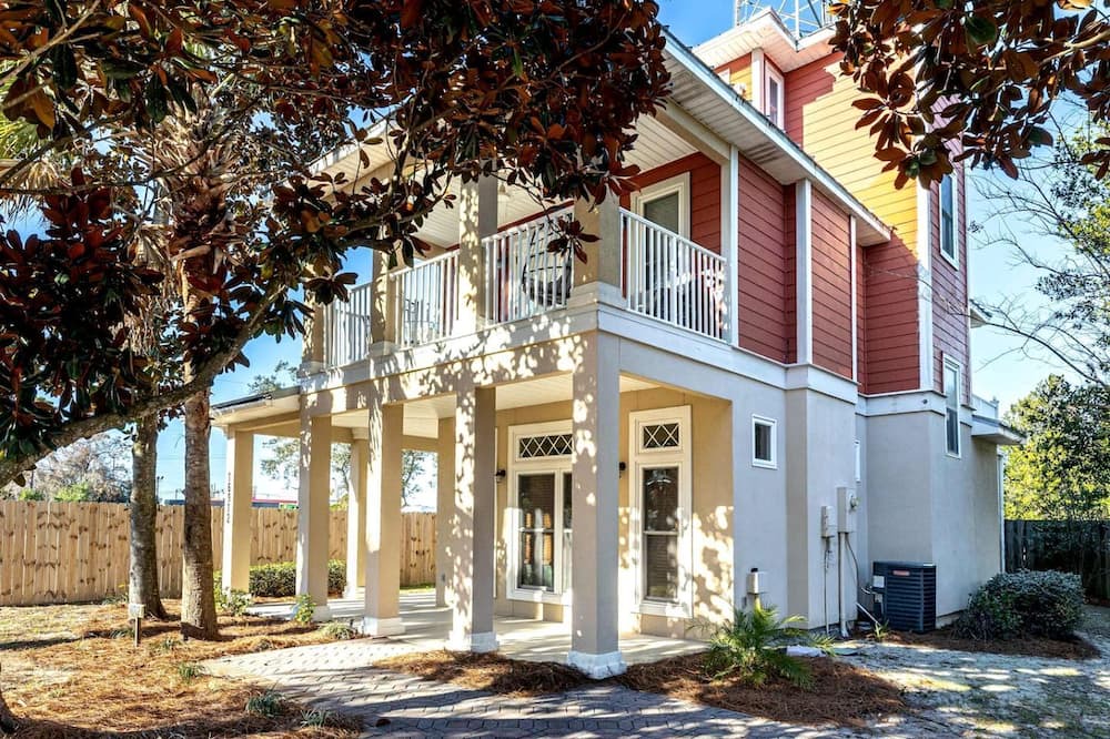 El Centro Beach Cottage | Family-Friendly Beach Home with Playground & BBQ Patio near Panama City Beach Shoreline & Pier Park, Panama City Beach, Florida