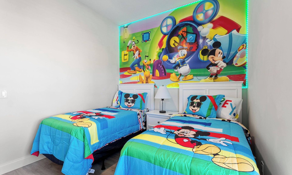 Lindfields Villa | Family-Friendly 4BR Villa with Pool, Games Room, Minutes from Disney